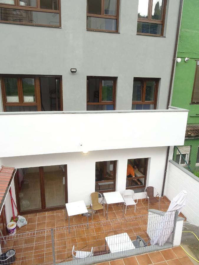 Albergue Roma Пола-де-Лена Екстер'єр фото