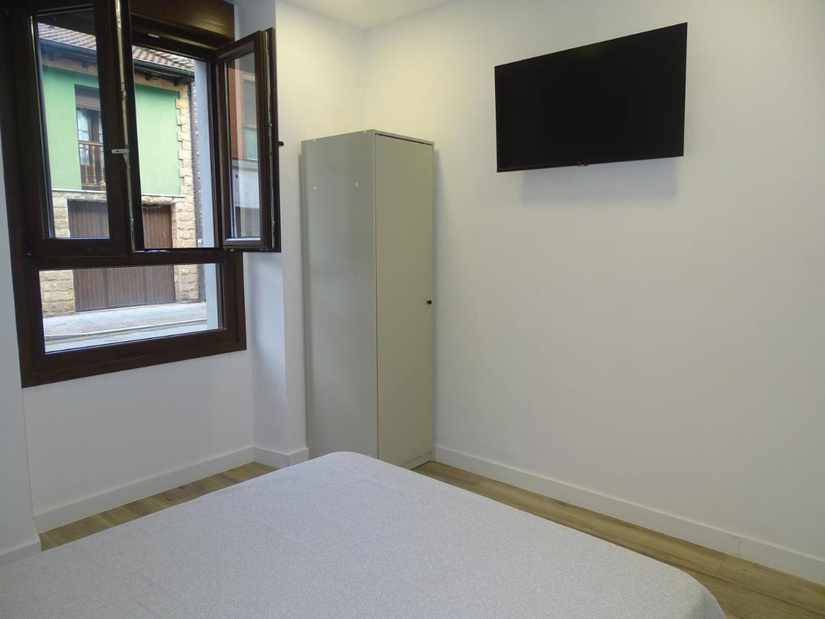 Albergue Roma Пола-де-Лена Екстер'єр фото